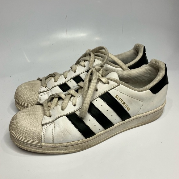 Adidas Superstar sneakers size 7.5 - Picture 1 of 10
